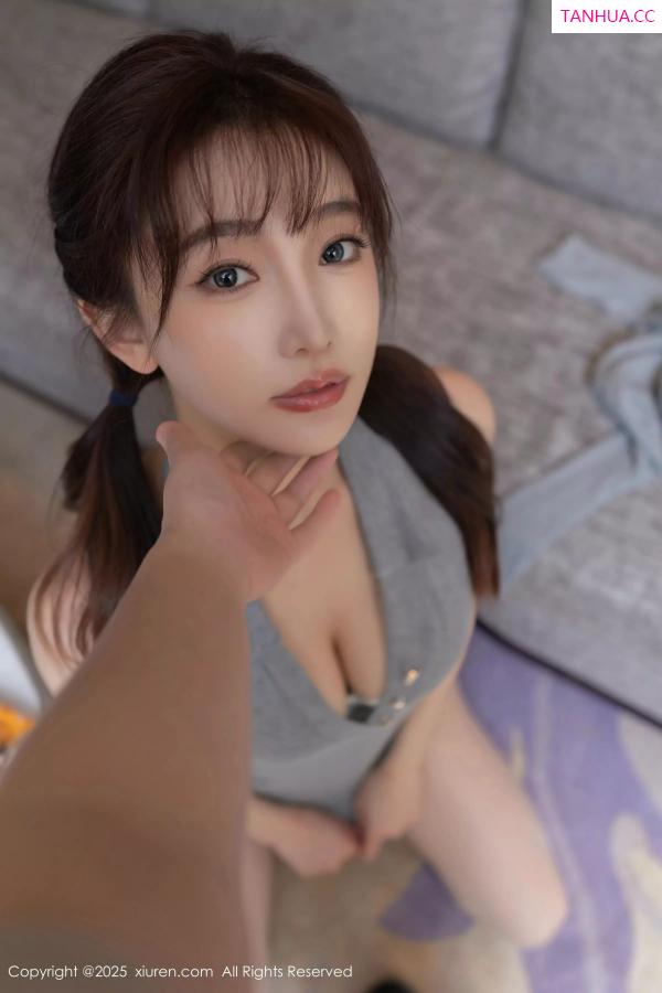 陆萱萱  [XiuRen]高清写真图 2025.03.20 No.10049 陆萱萱 灰色连衣短裙第23张图片